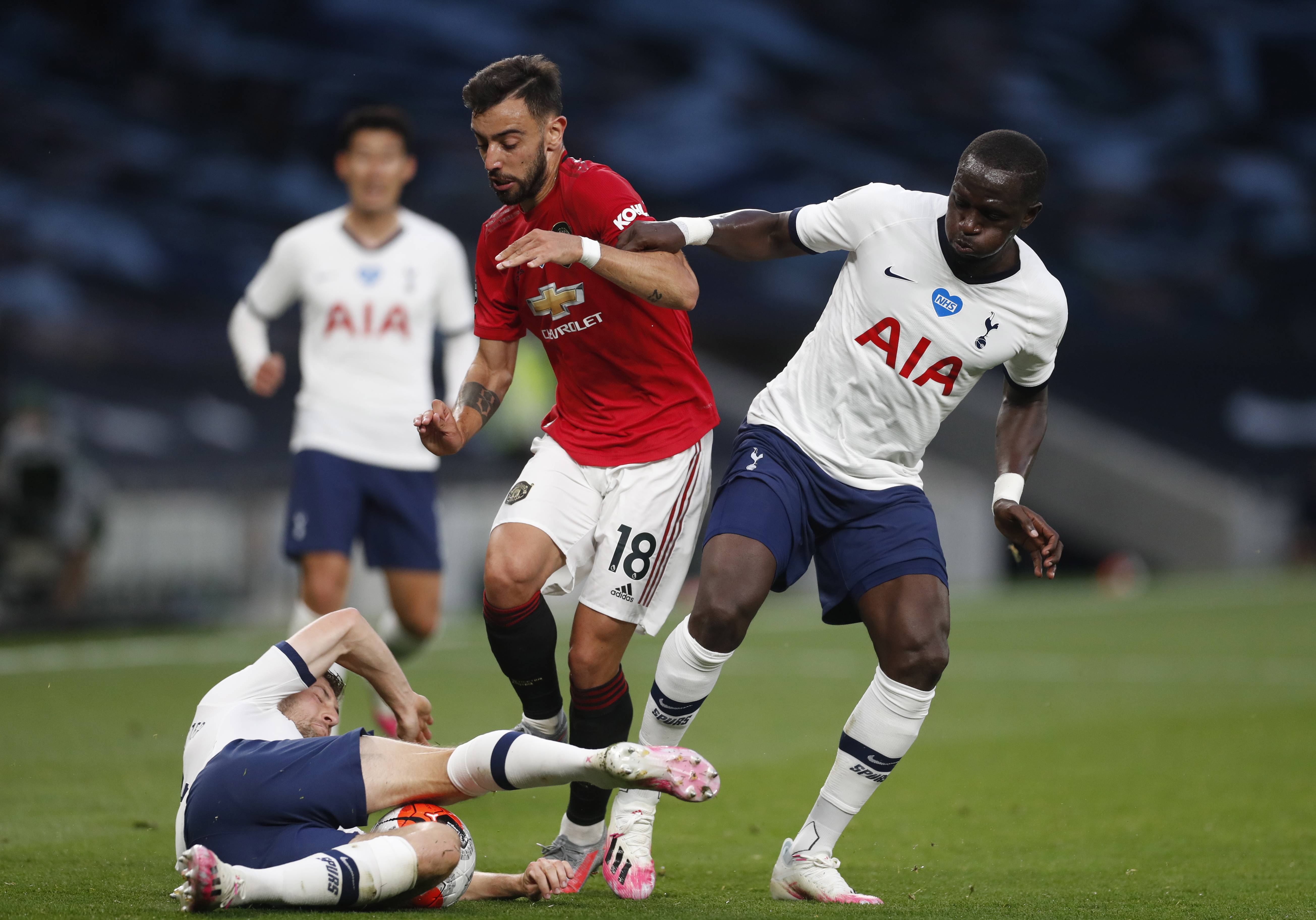 续约背景 续约背景